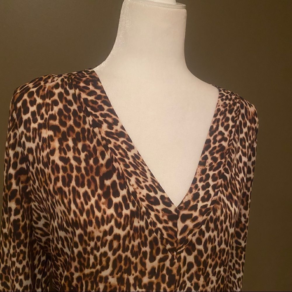 Worthington Leopard Print Top - Picture 3 of 10